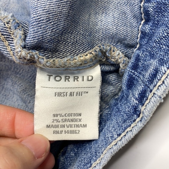 Torrid First At Fit Denim Jean Vest Size 2 - Picture 4 of 5